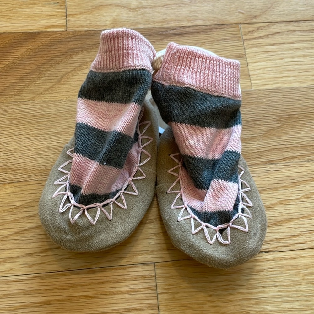 egg by Susan Lazar Booties - 3-6months